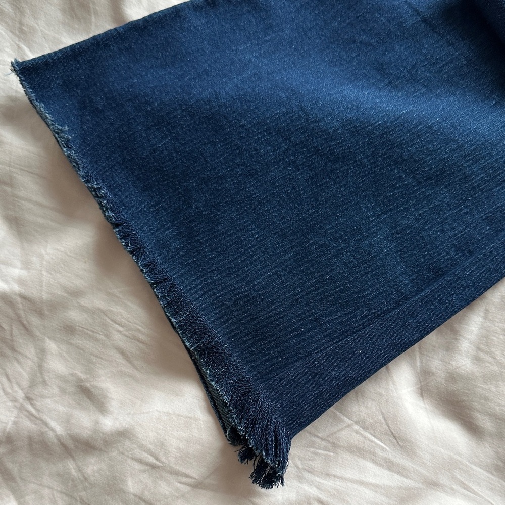 Elegant Dark Blue Flare Jeans - Picture 5 of 6